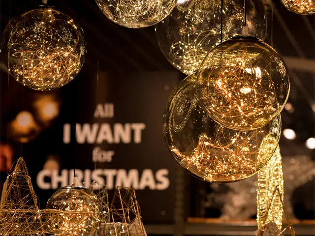 Extra Koopavonden Kerstshow slide 1